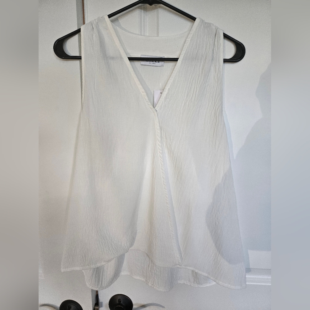 Gilli Bliss White tank NWT